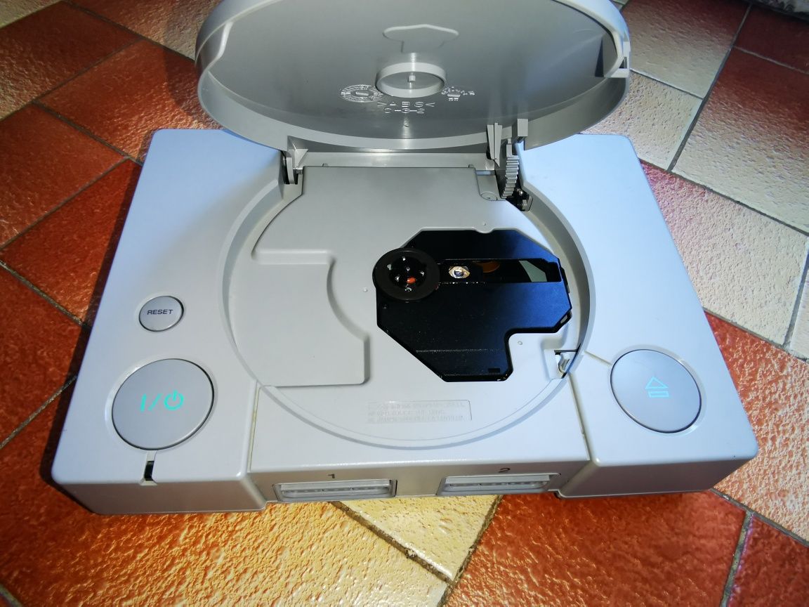 Playstation 1 + 1 Comando