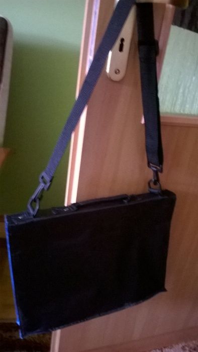 Torba na ramię i w rękę na laptopa do 15".