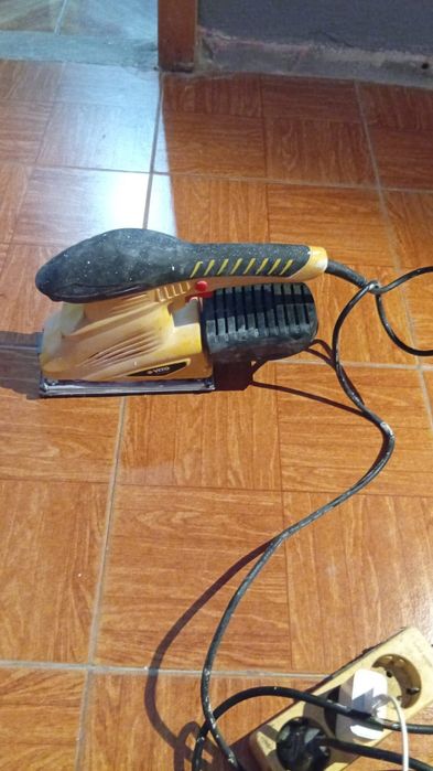 Máquina lixadeira usada poucas vezes
