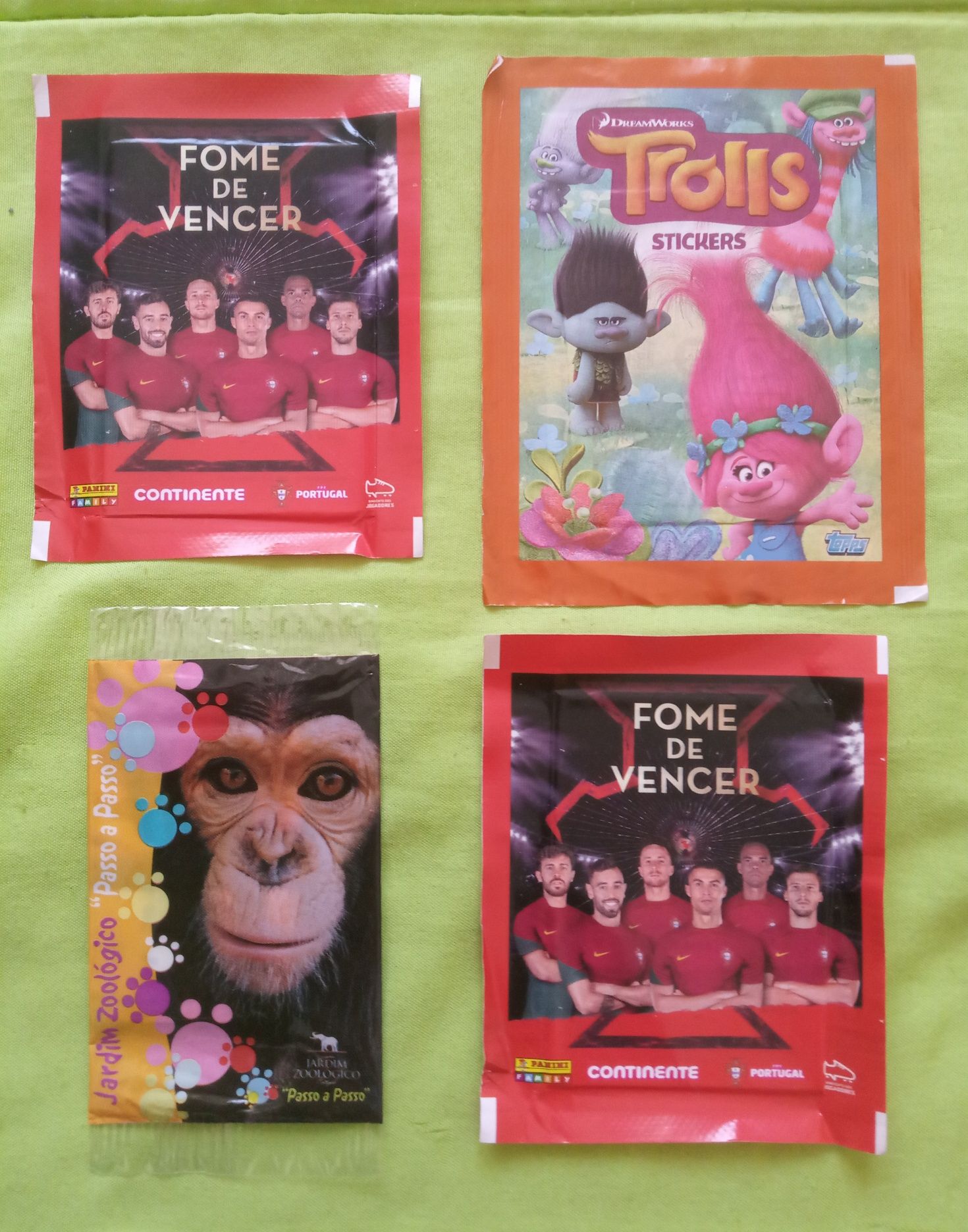 SAQUETAS de CROMOS (32) diversas