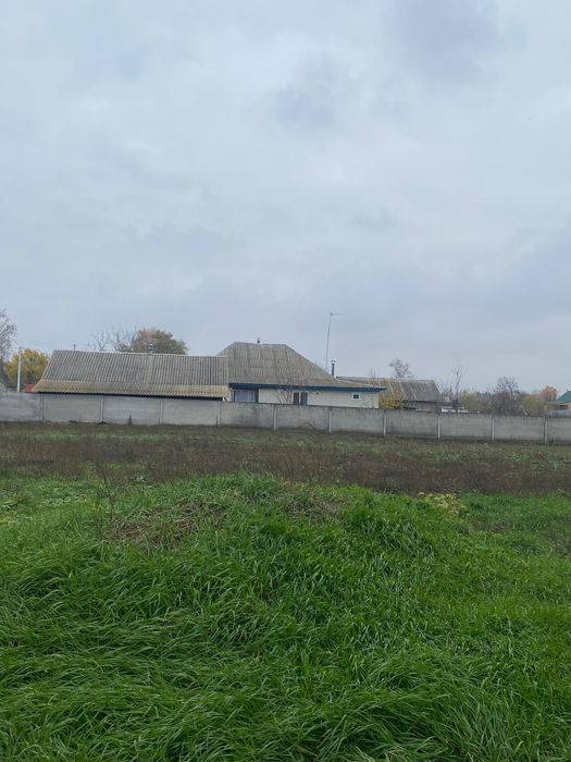 25 соток для будівництва. Вокзал, школа, новий забор