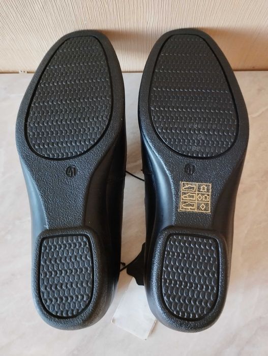 Кожаные женские туфли новые /Шкіряні жіночі туфлі нові р.40 (26 см)