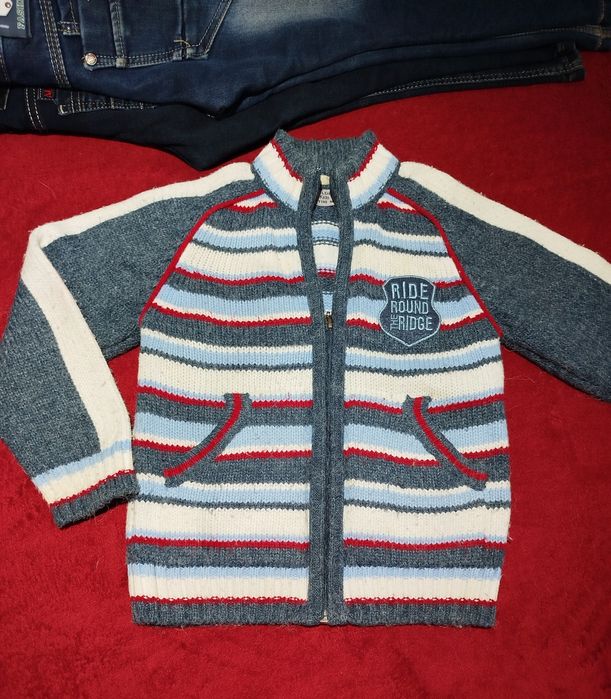 Теплий вовняний світер на змійці