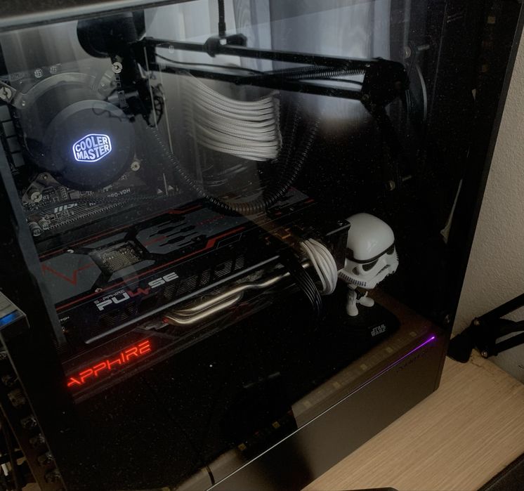 Computador Gaming i5-9600KF / RX 5700XT