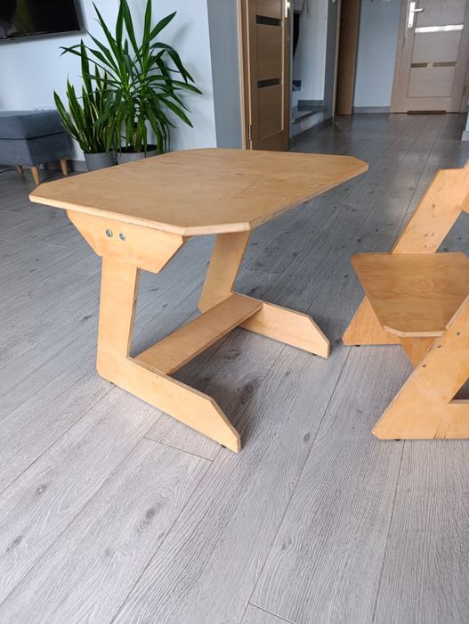 Drewniany Stolik i krzesełko montessori dla dzieci