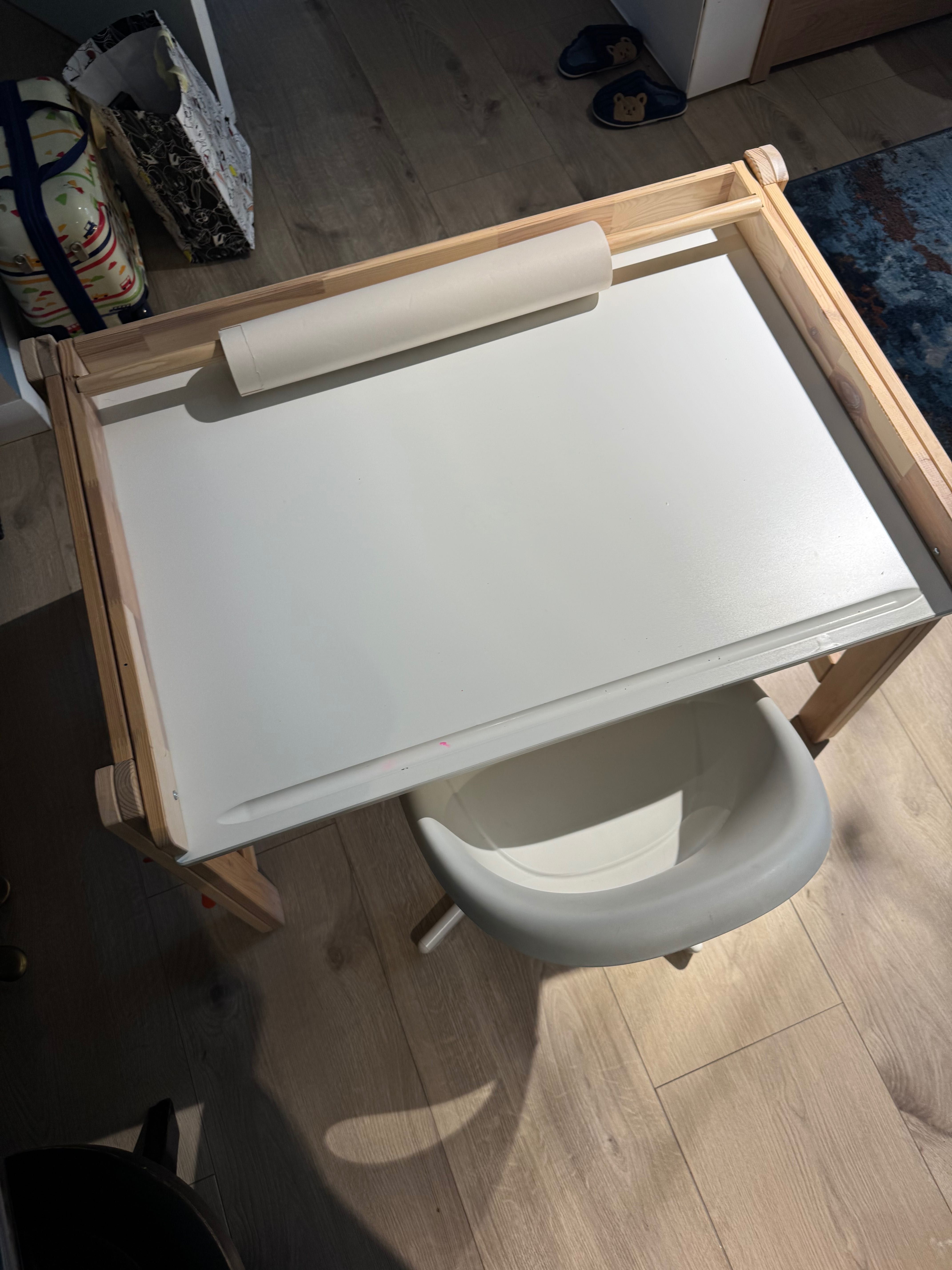 Krzesło i biurko dla dziecka Ikea