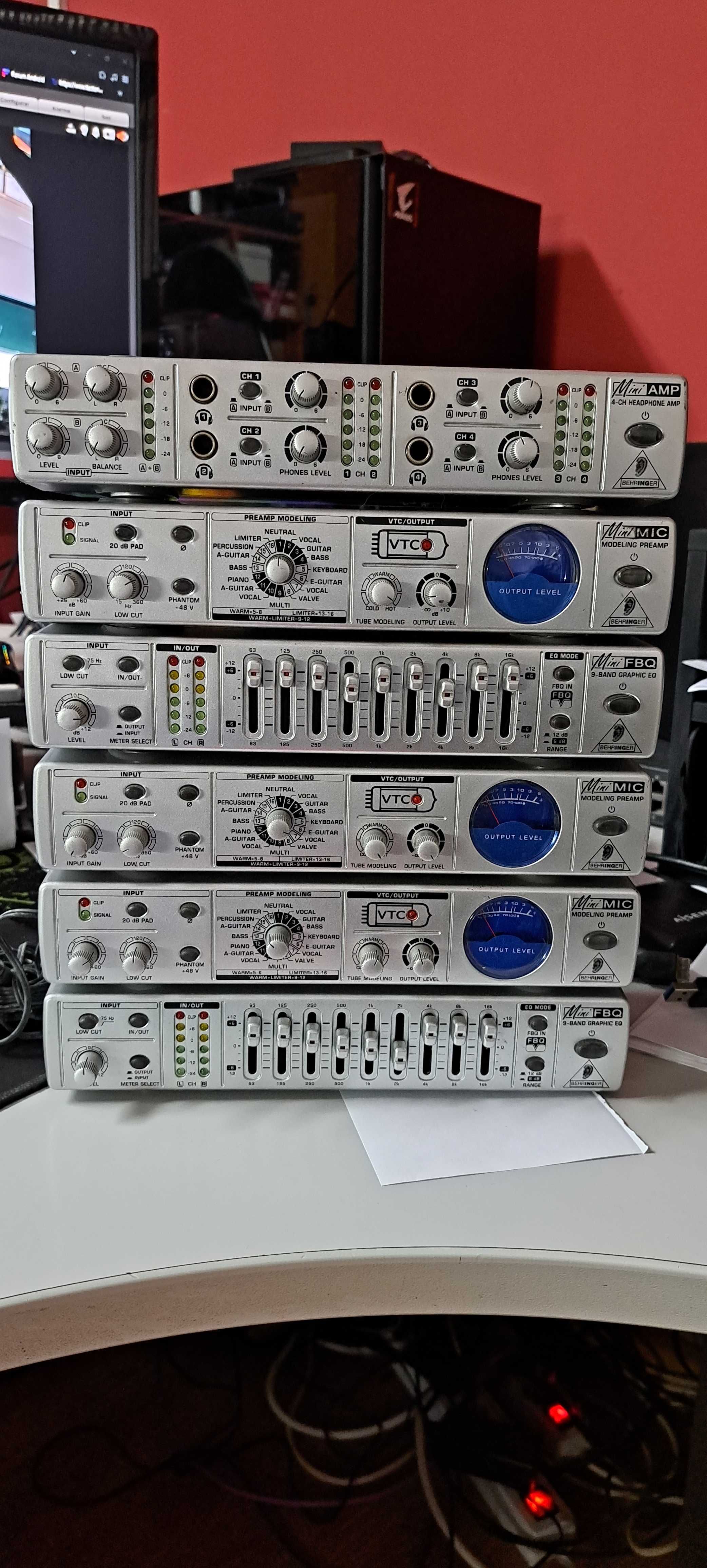 Equipamento rack Behringer