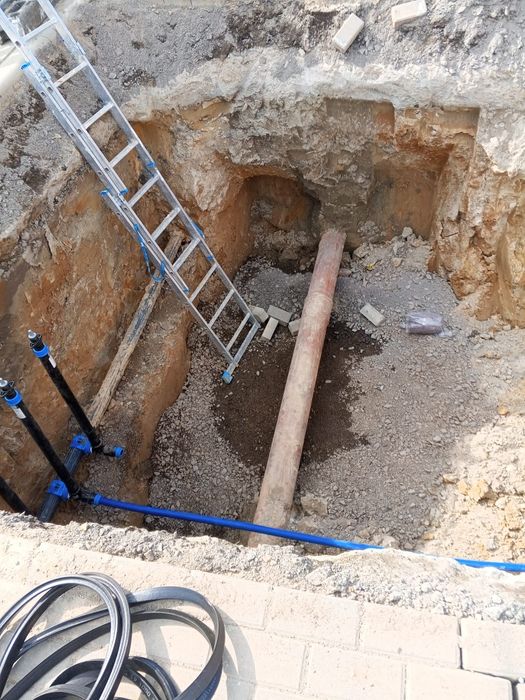 Przyłącza wodno-kanalizacyjne, podposadzkówka