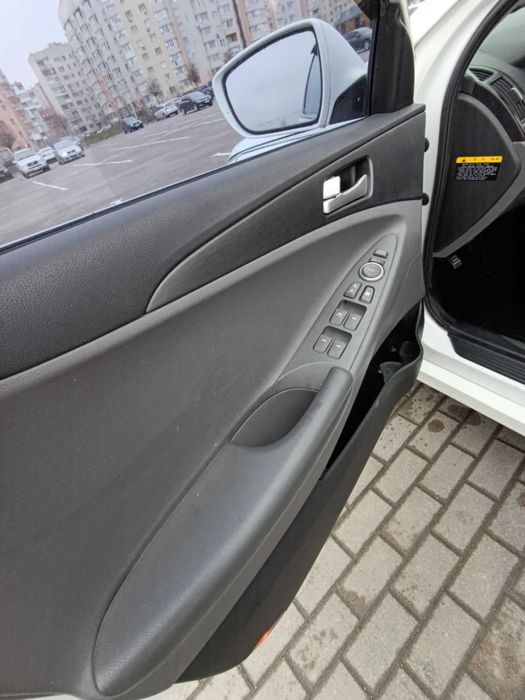Hyundai Sonata 2013 (2.0 бензин)