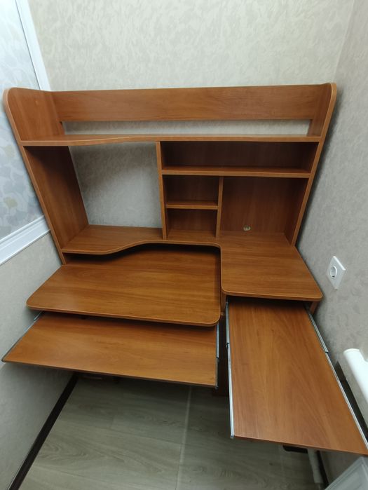 Стол компьютерный