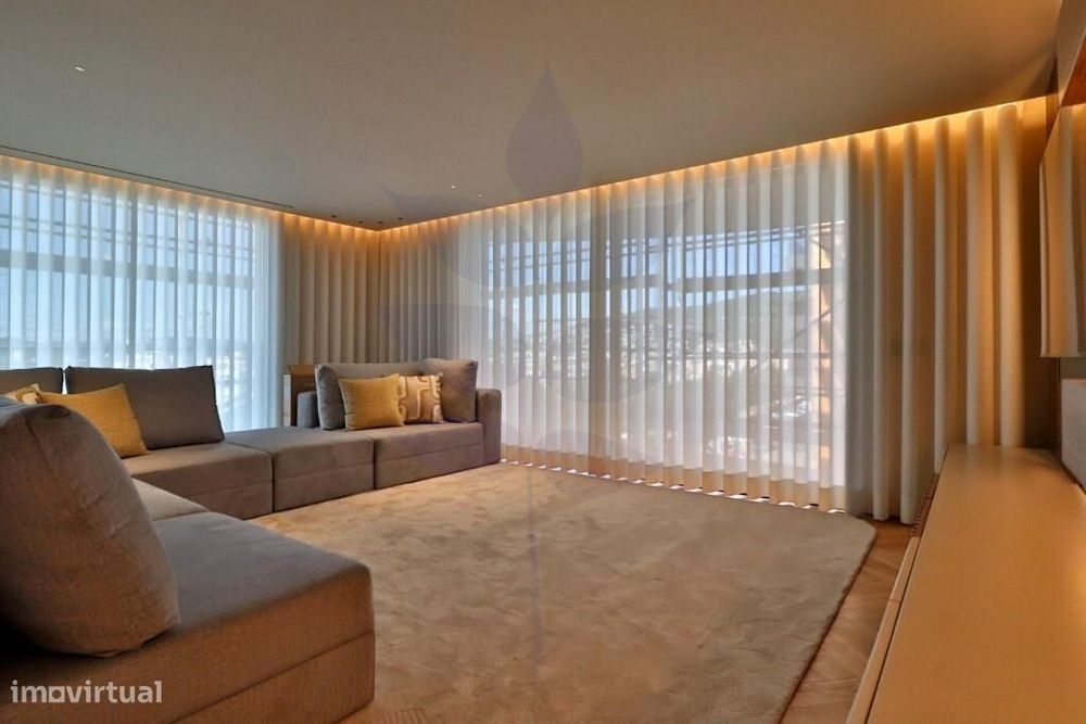 Vende-se Apartamentos T4 Novos em Fraião - Cobertura com Piscina