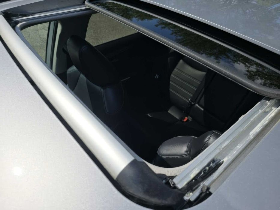 Toyota RAV4 Hybrid XLE Premium      2022