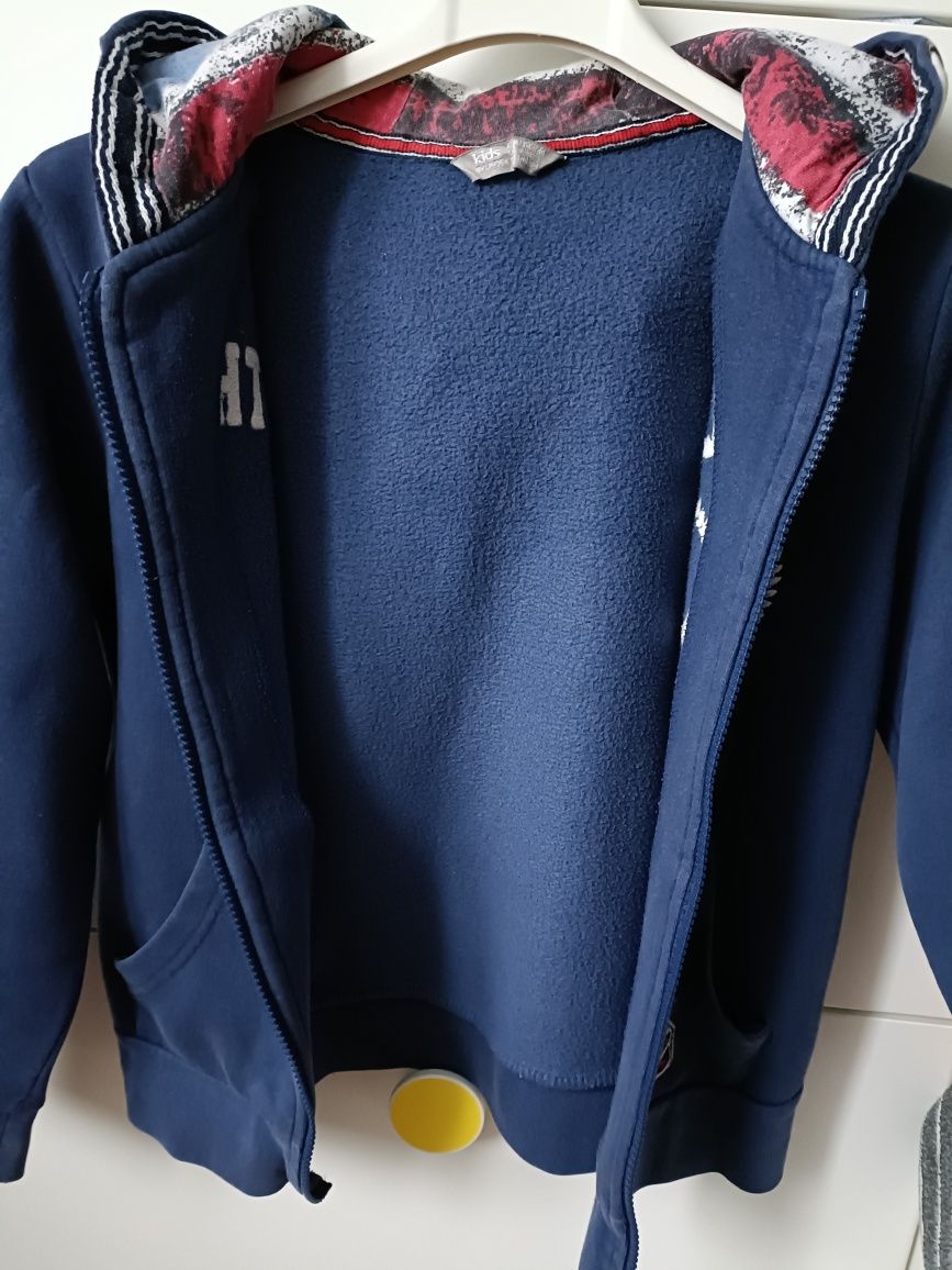 Granatowa bluza z kapturem cieplejsza Kids by Lindex 134/140 sportowa