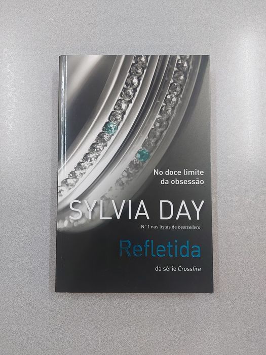 Livro | Refletida | Sylvia Day | NOVO