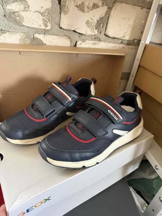дитячі кросівки Geox