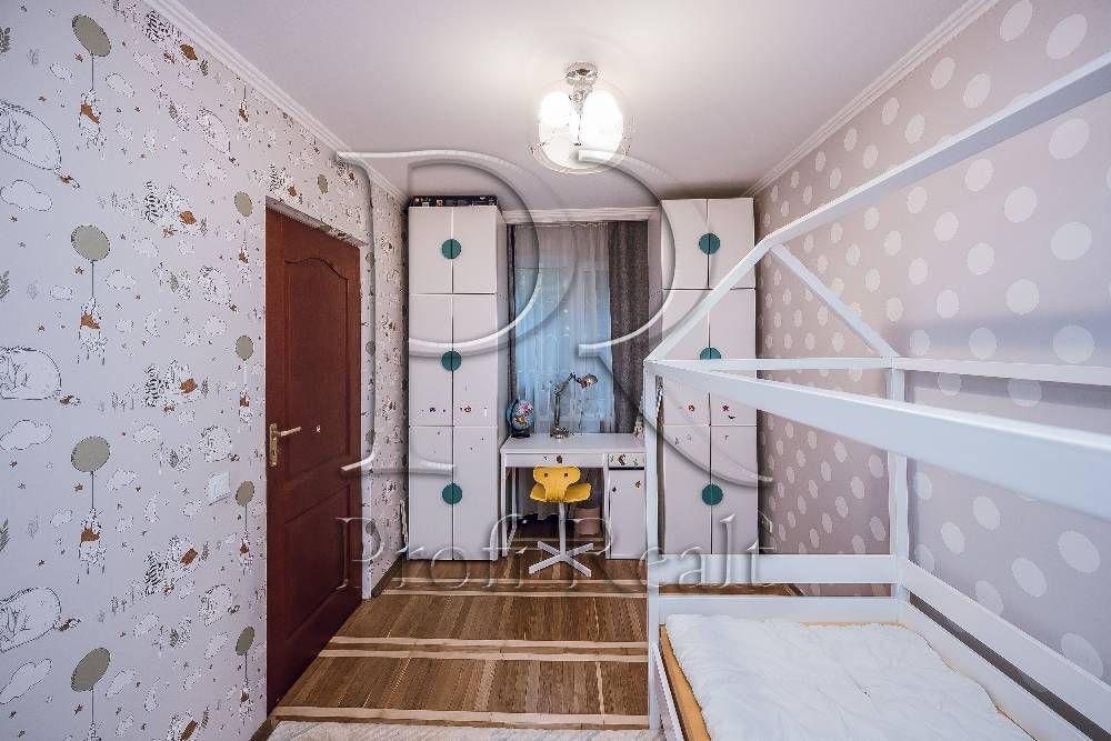 Продаж 3 кімн. квартири вул. Василенка 23/Відрадний/Любомира Гузара