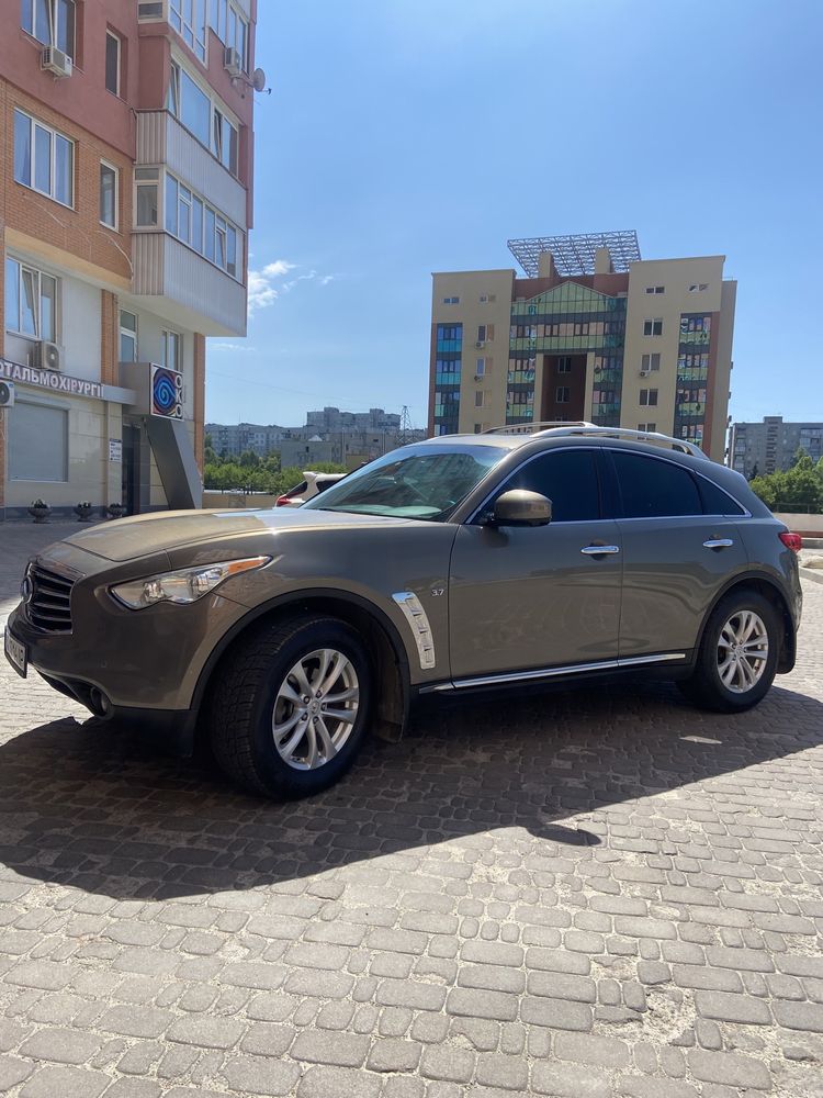 Infiniti qx70 2015