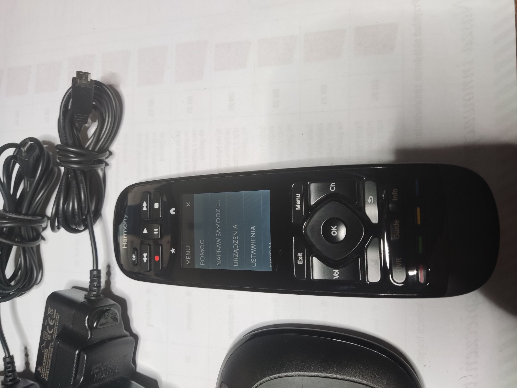 Logitech Harmony HUB + pilot Harmony Touch