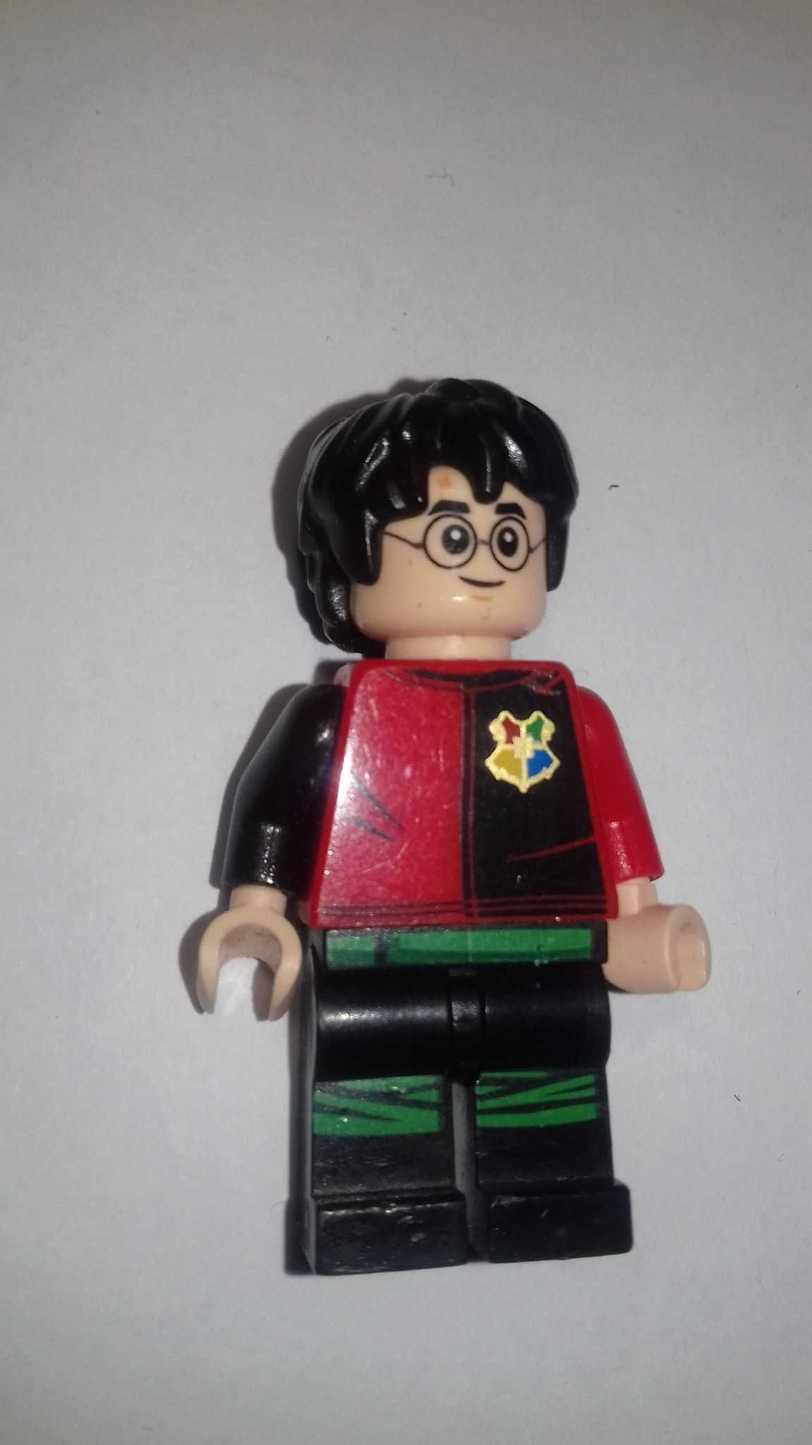 Минифигурка LEGO Harry Potter hp074 Red Tournament Uniform