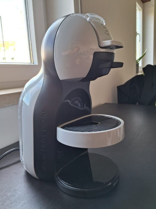 Cafeteira Nescafé doce gusto