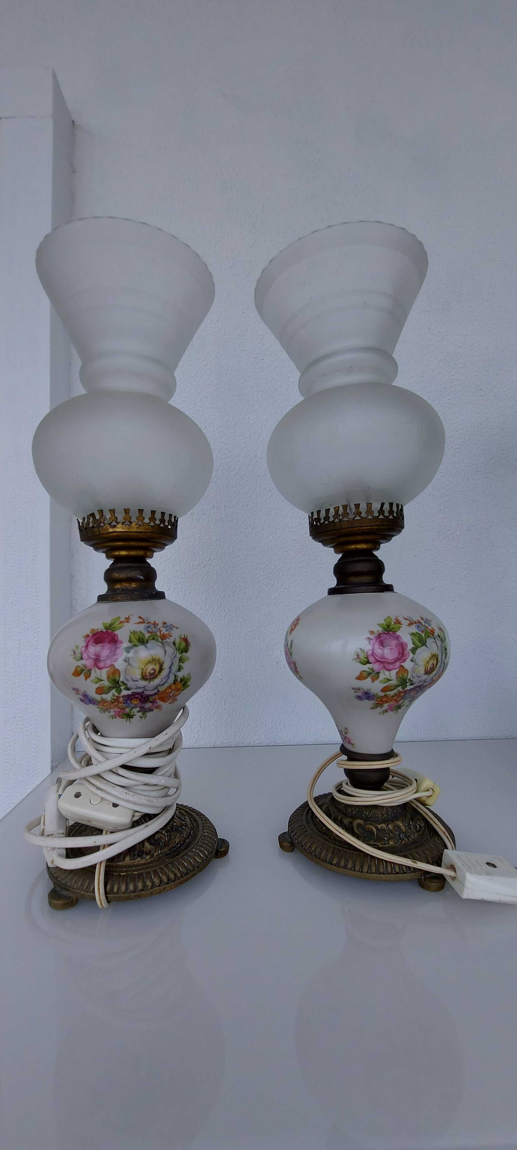 Candeeiros de porcelana