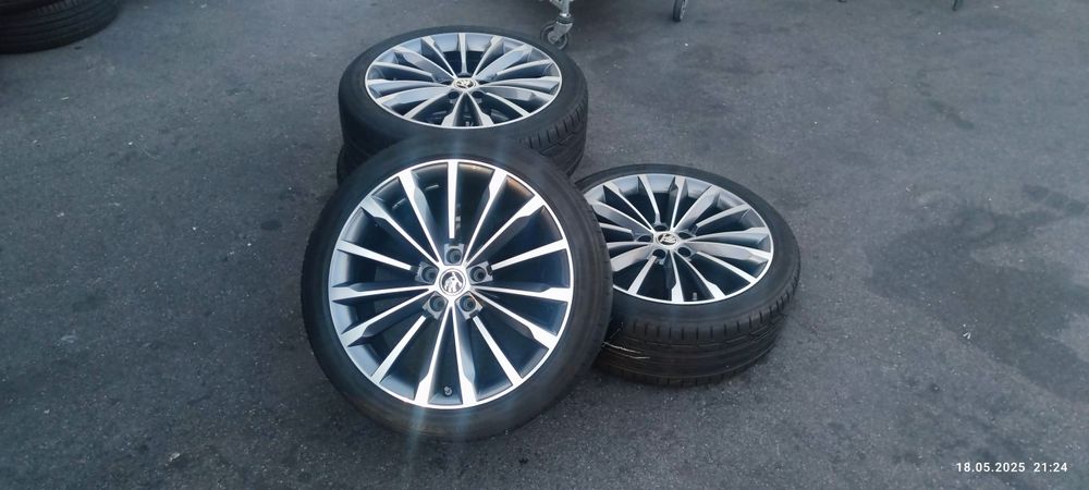 Skoda Superb  235 40 19, диски Phoenix 5 112 19