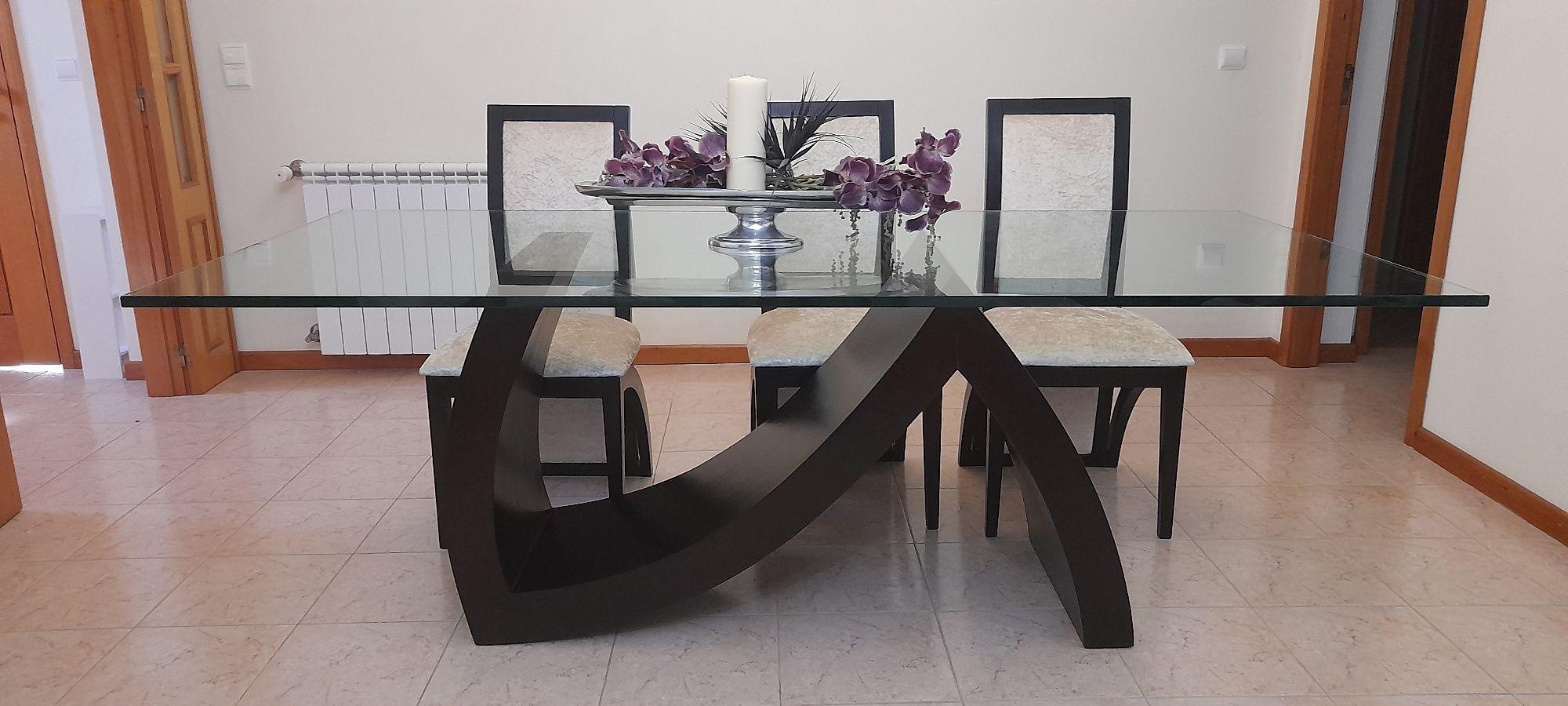 Mesa e Cadeiras de Sala de Jantar