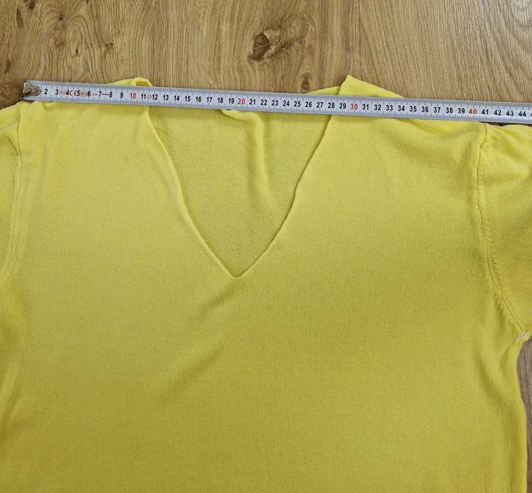 włoska żółta koszulka z wiskozy z dekoltem w serek roz. S