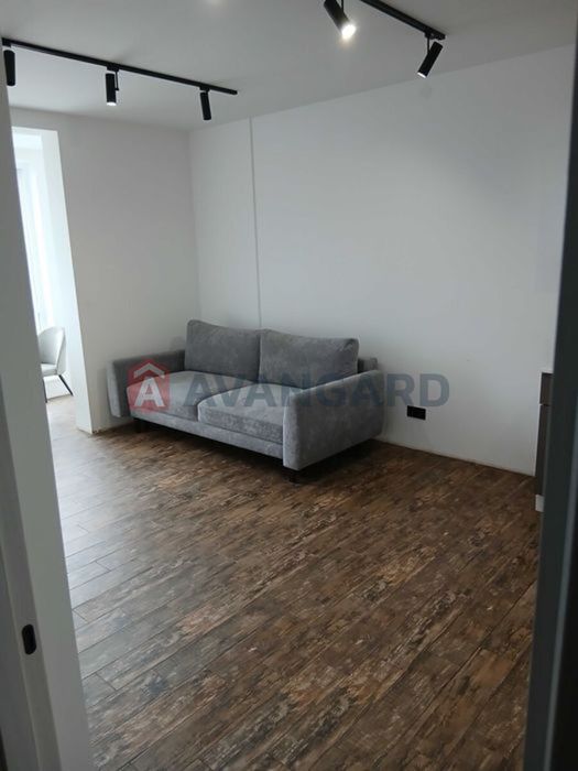 Продам 2 кімн квартиру з ремонтом в новобудові