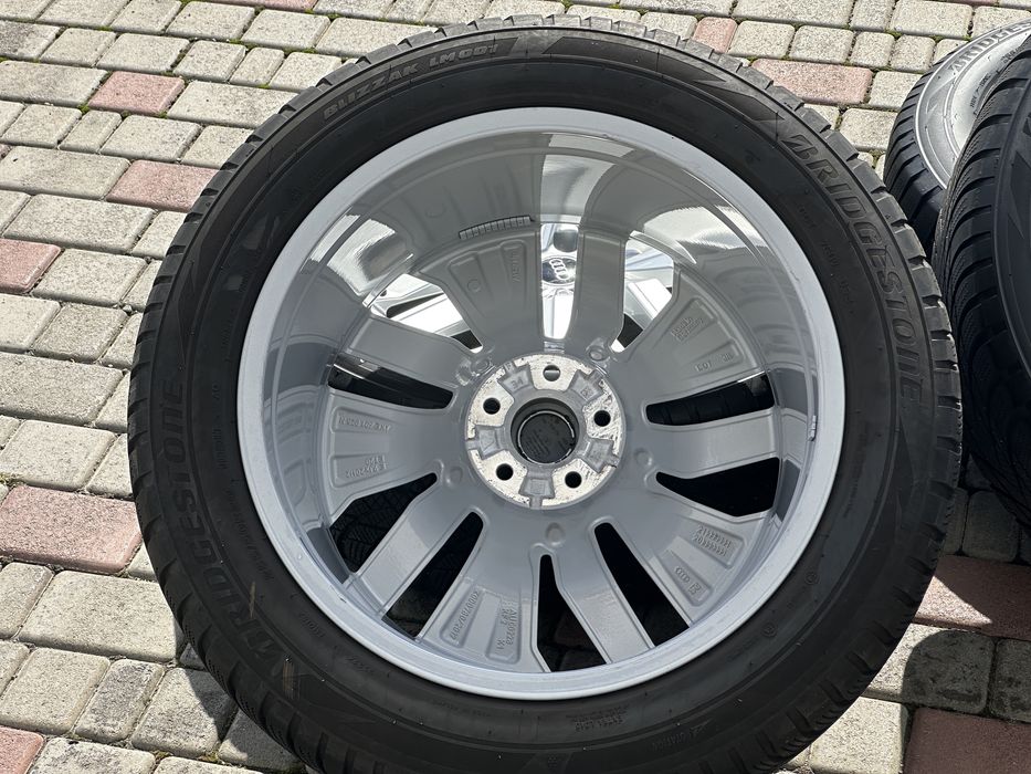 Диски Колеса шини Audi e tron S R20 5.112