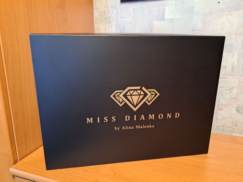 Продам женский костюм