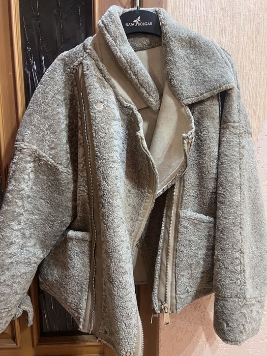 Стильная дубленка искуственная , модная весна осень .