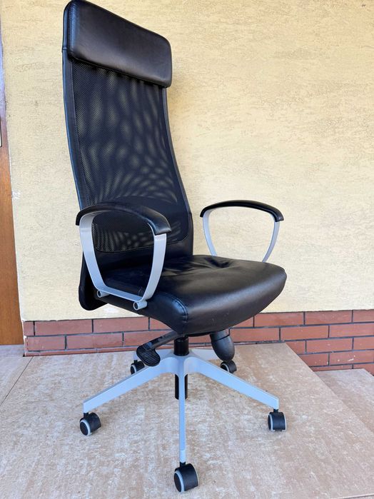 Fotel ergonomiczny biurowy Marcus Ikea skóra czarny regulowany krzesło