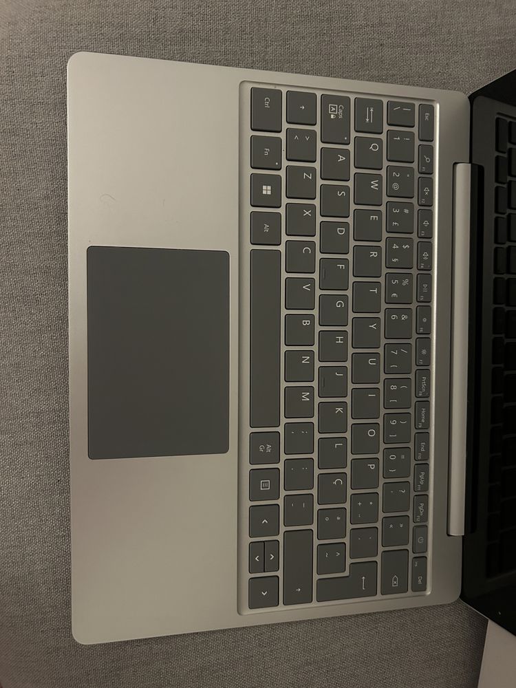 Computador Portátil Microsoft Surface Laptop Go 2 | 256GB SSD | 8GB