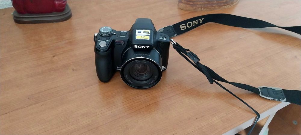 Maquina fotográfica e de filmar da marca sony