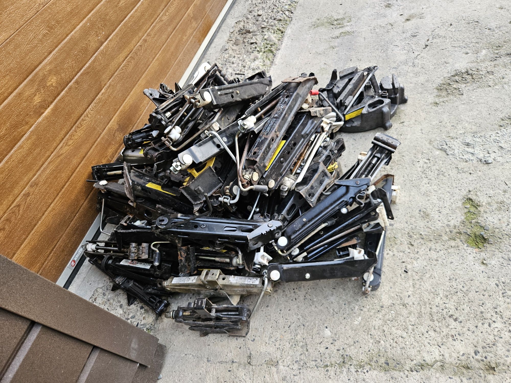 Домкрат механічний Ромб трапеція розпорковий підставка оригінал