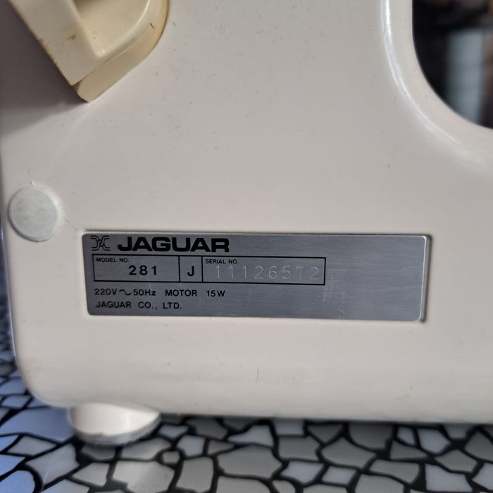 Продам  японську  швейну машинку  MINI  Jaguar
