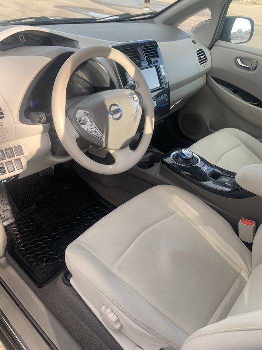 Продам nissan leaf
