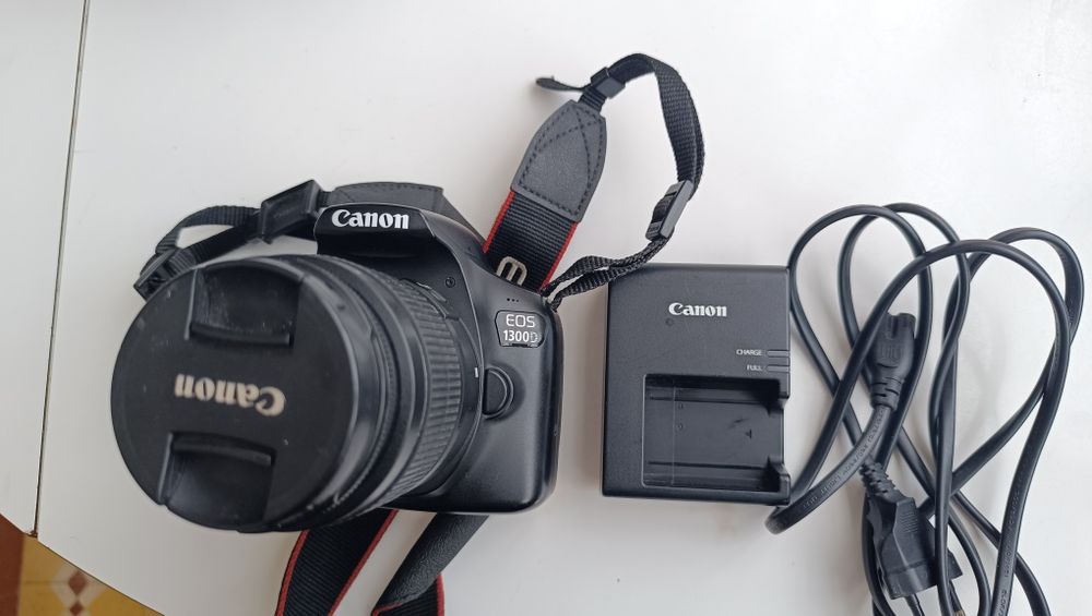 Canon 1300D com lente 18-55mm III 18mpx video full hd WiFi