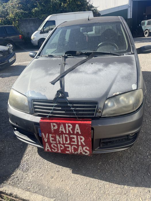 Fiat punto 1.2 -8. V Ano 2001