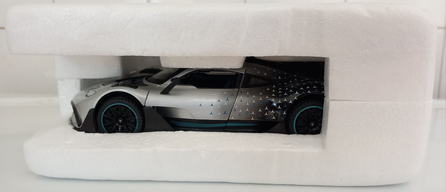 Miniatura Mercedes AMG One