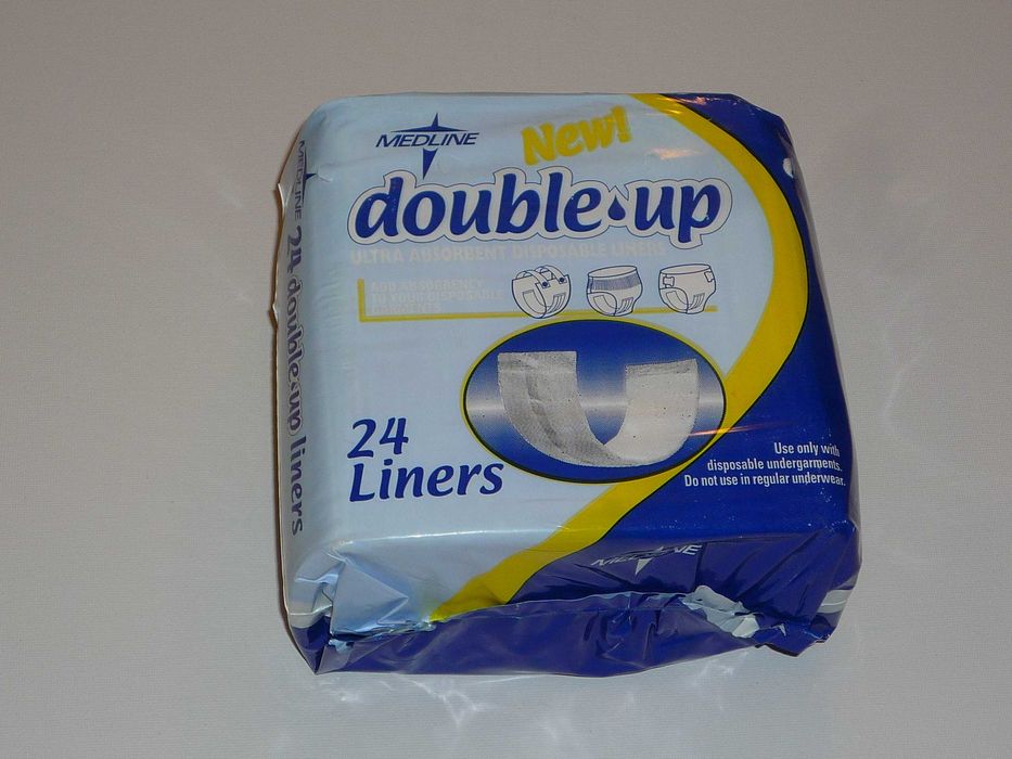 jednorazowe wkładki higieniczne wysoko-chłonne - 4 paczki po 24 szt.