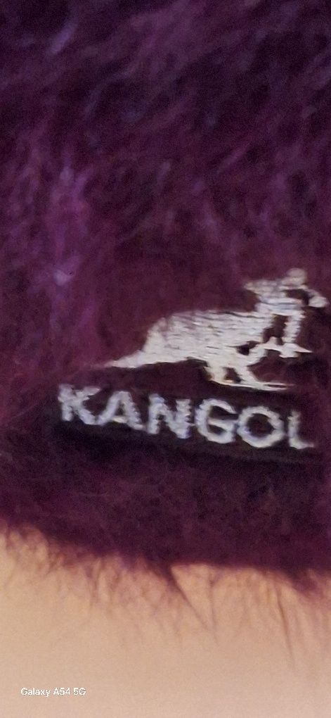 Kaszkiet Kangol z angorą  że statusem kultowym