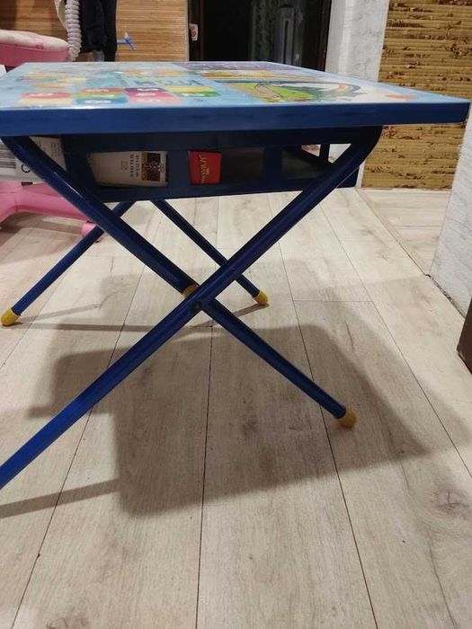 Стіл розкладний  з поличкою  б/у