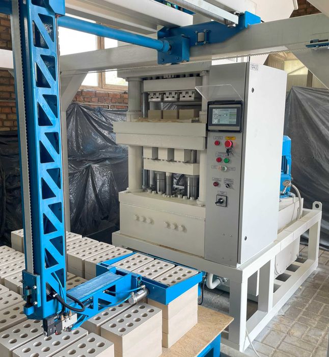 Prasa hydrauliczna PAK 400M do produkcji materiałów budowlanych