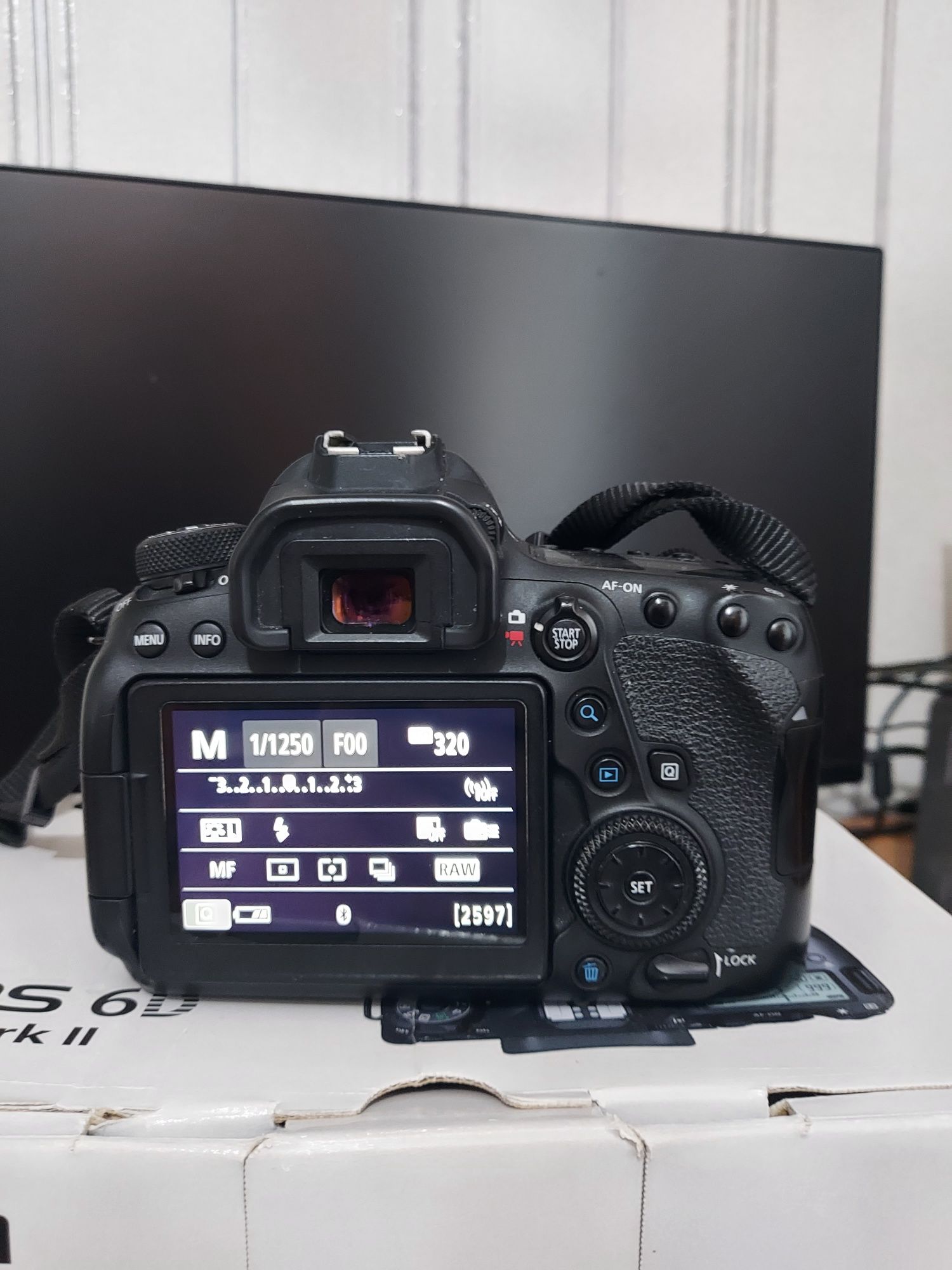 Canon 6d mark 2 body