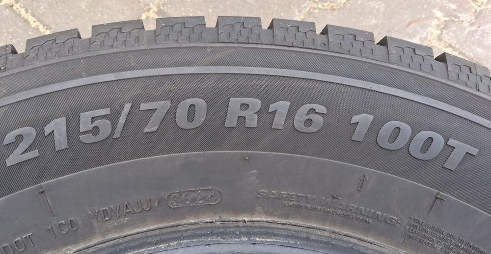 Opony zimowe 215/70 R16 100T KUMHO Wintercraft WS51 SUV