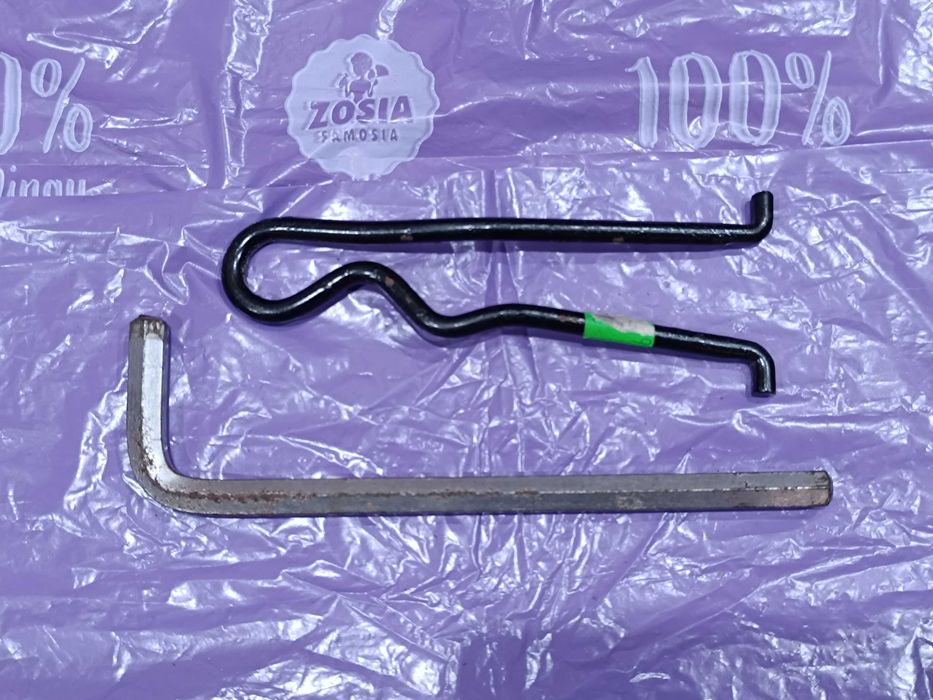 Śrubokręt z schowkiem i inne