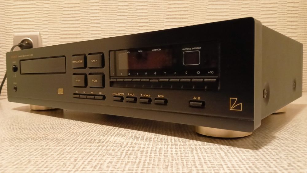 Odtwarzacz CD Luxman D-322