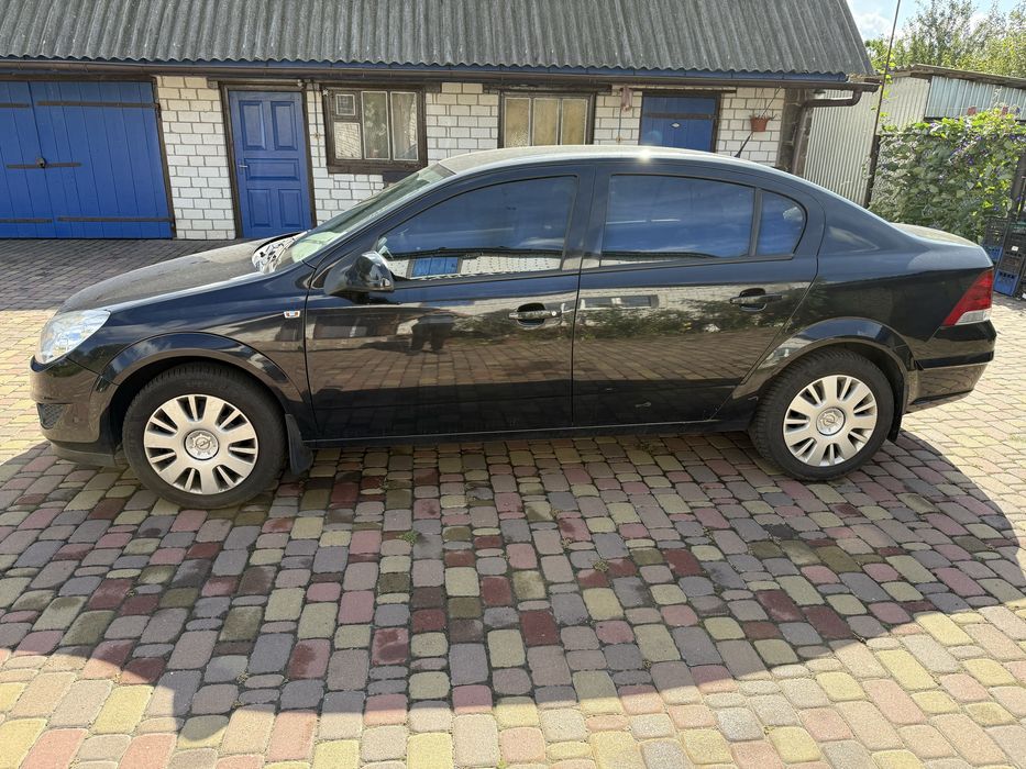 Opel Astra H 2012 рік седан